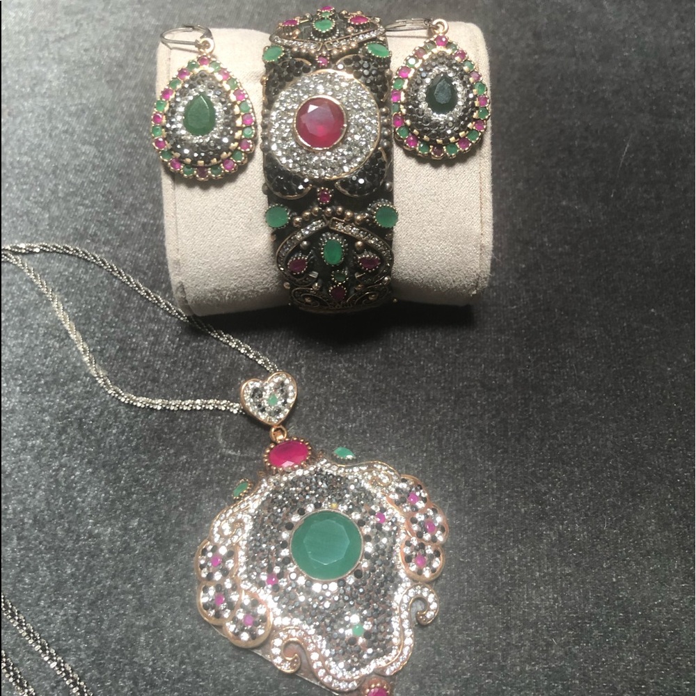 Vintage semi precious stone set.